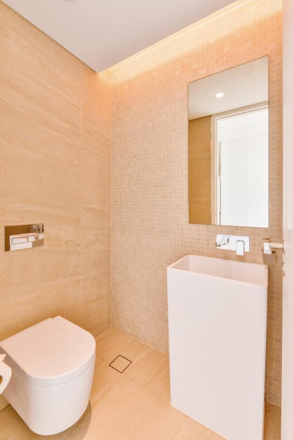 Luxe 3 Bedroom Oceanfront Apartment In The Heart Of Bluewaters Island ดูไบ ภายนอก รูปภาพ