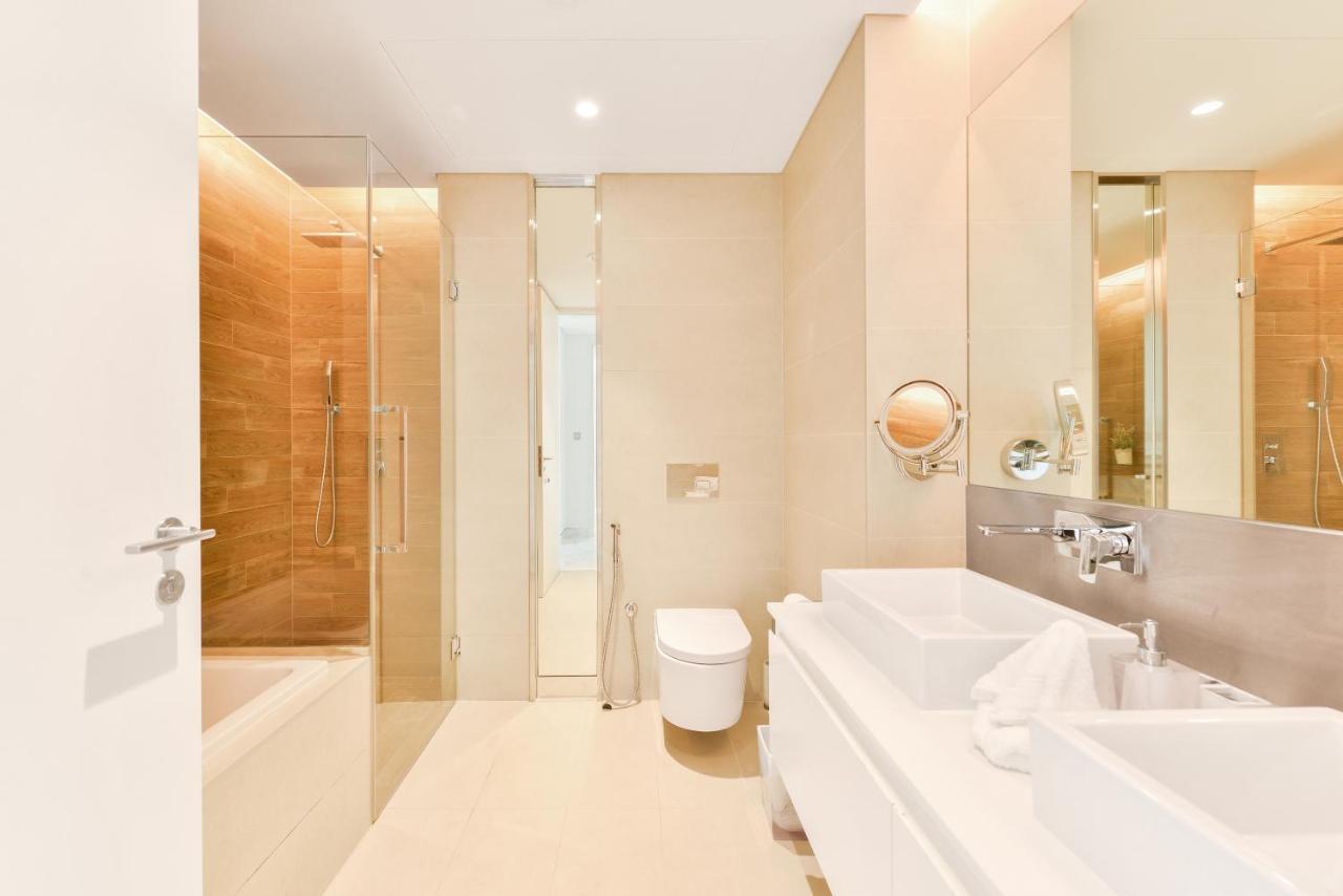 Luxe 3 Bedroom Oceanfront Apartment In The Heart Of Bluewaters Island ดูไบ ภายนอก รูปภาพ