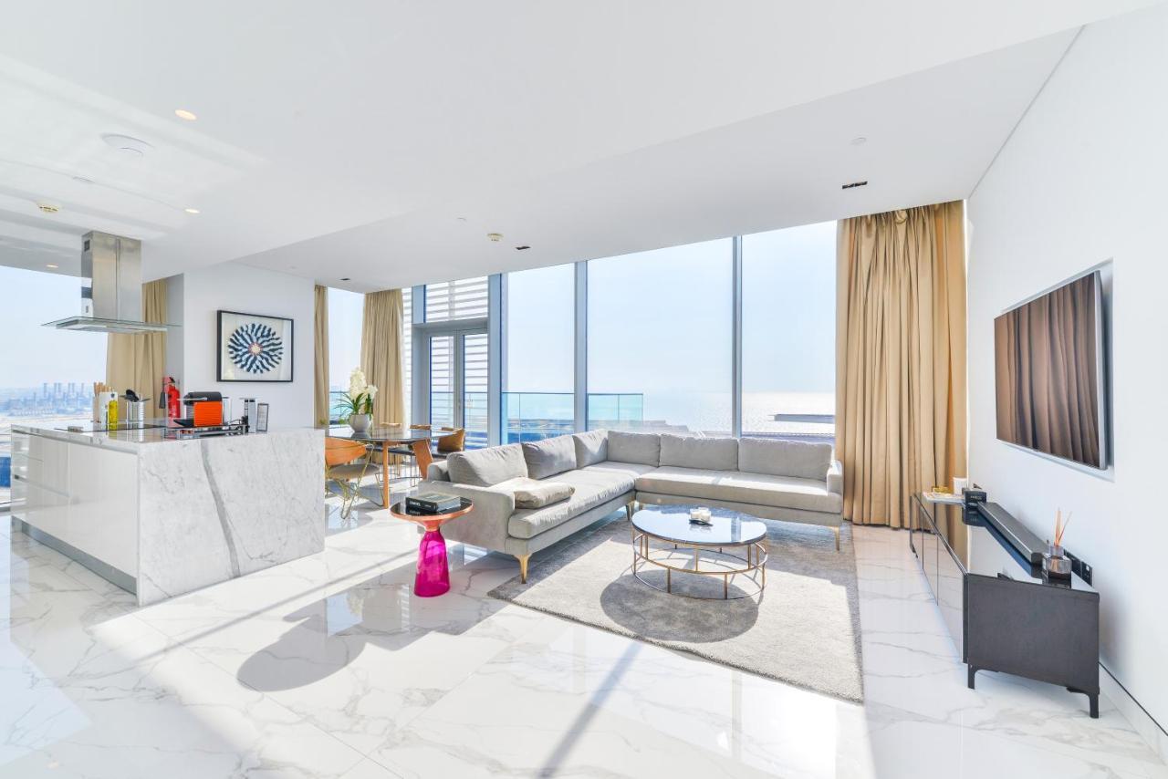 Luxe 3 Bedroom Oceanfront Apartment In The Heart Of Bluewaters Island ดูไบ ภายนอก รูปภาพ