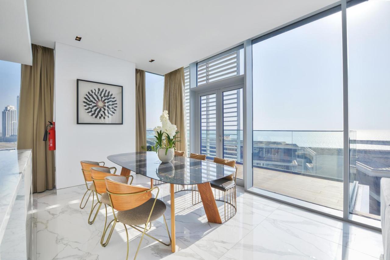 Luxe 3 Bedroom Oceanfront Apartment In The Heart Of Bluewaters Island ดูไบ ภายนอก รูปภาพ