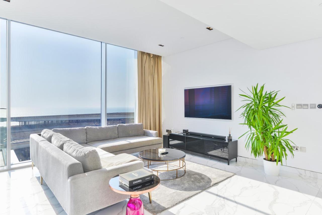 Luxe 3 Bedroom Oceanfront Apartment In The Heart Of Bluewaters Island ดูไบ ภายนอก รูปภาพ