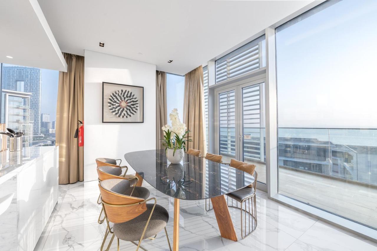 Luxe 3 Bedroom Oceanfront Apartment In The Heart Of Bluewaters Island ดูไบ ภายนอก รูปภาพ